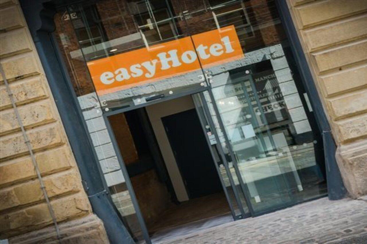 Easyhotel Manchester Exterior photo