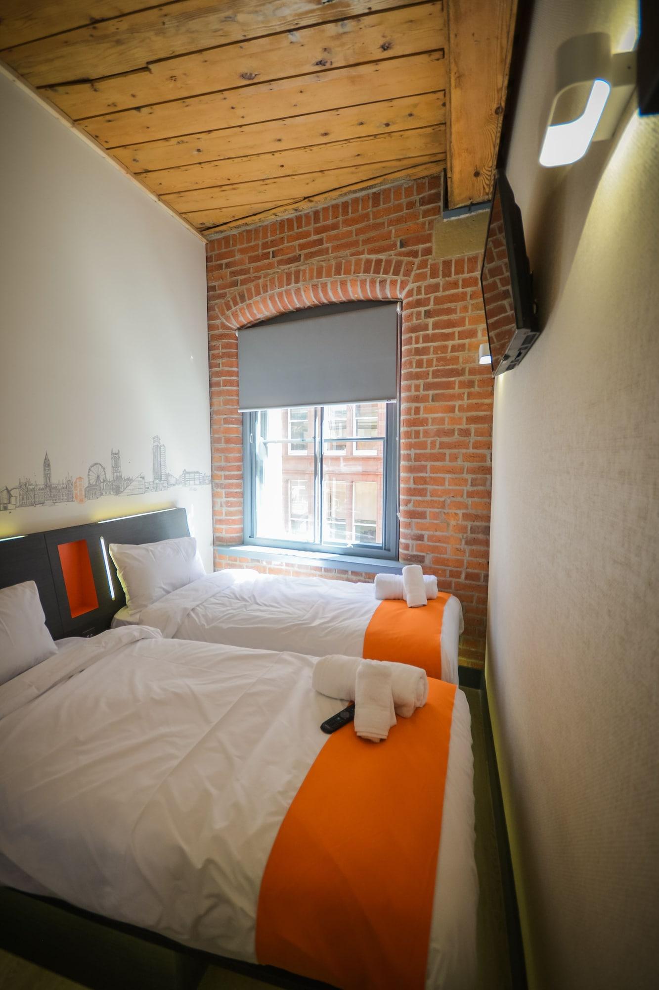 Easyhotel Manchester Exterior photo